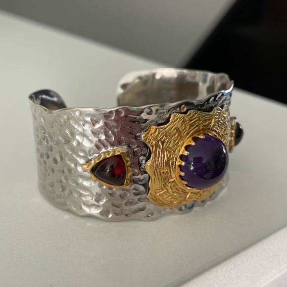 Unique bangle bracelet - Picture 2 of 5